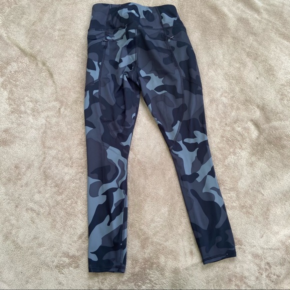 Athleta Camo Workout Leggings Black Gray XS - Picture 8 of 10